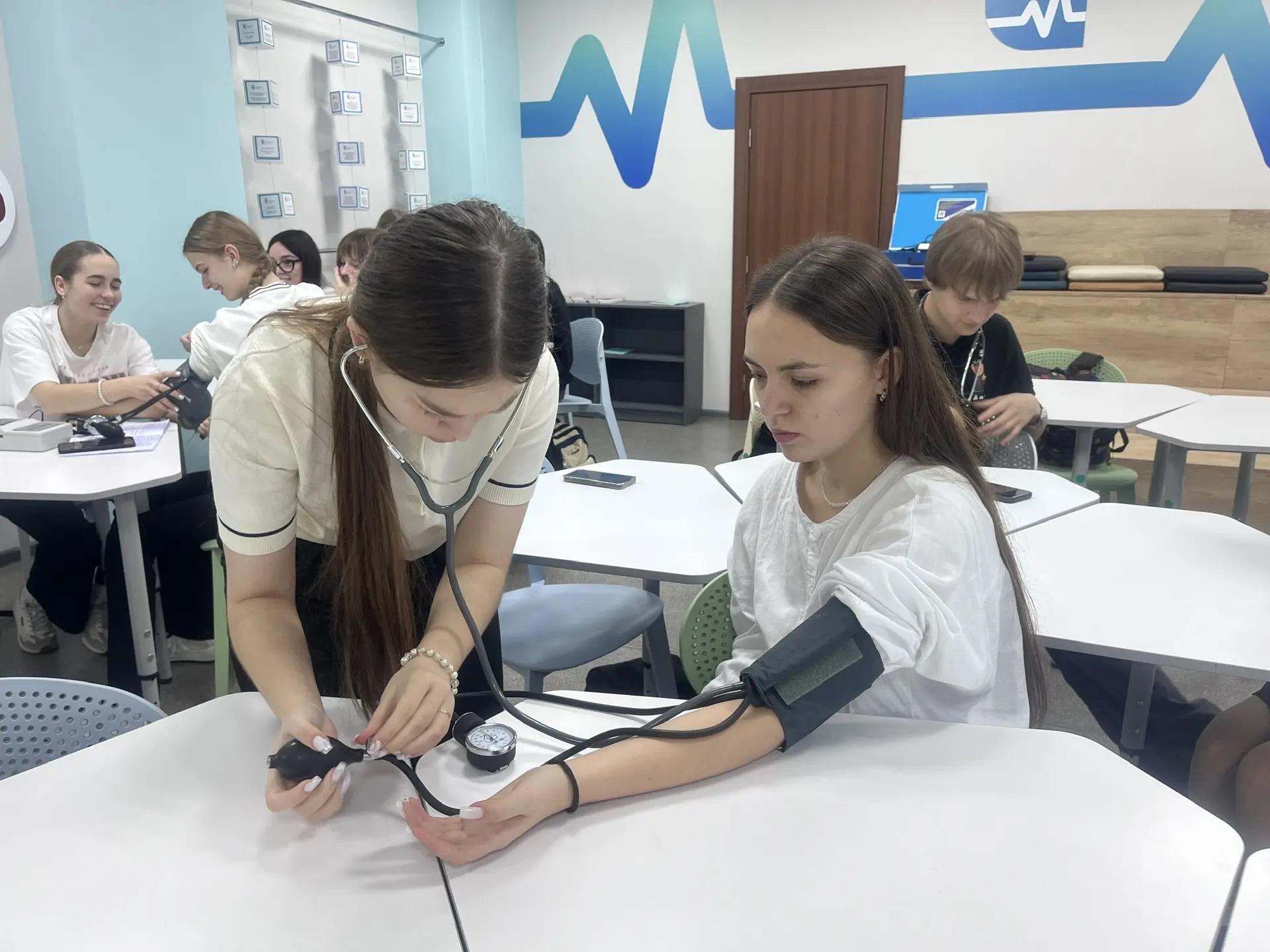 Занятие элективного курса «Шаг в медицину» Занятие элективного курса «Шаг в медицину».